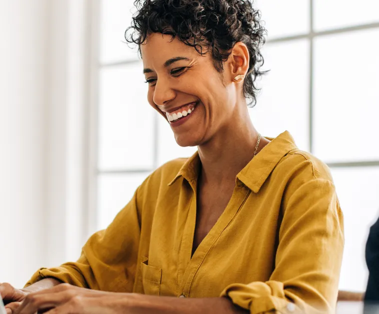 Frau lächelt
